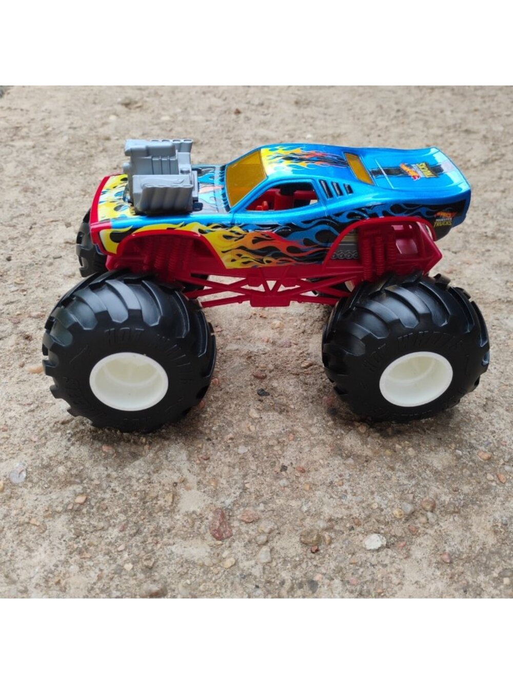 Giant Hot Wheel Off-Road On-Road GWL 14 Monster Truck Flames Die Cast Toy Care - Picture 2 of 14